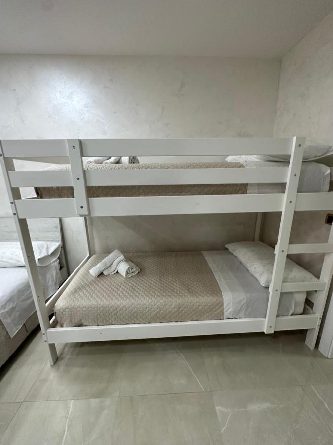 Chloehouse Apartment Наполи Екстериор снимка