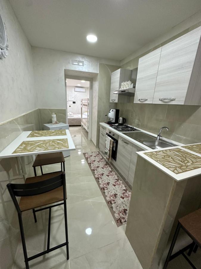 Chloehouse Apartment Наполи Екстериор снимка