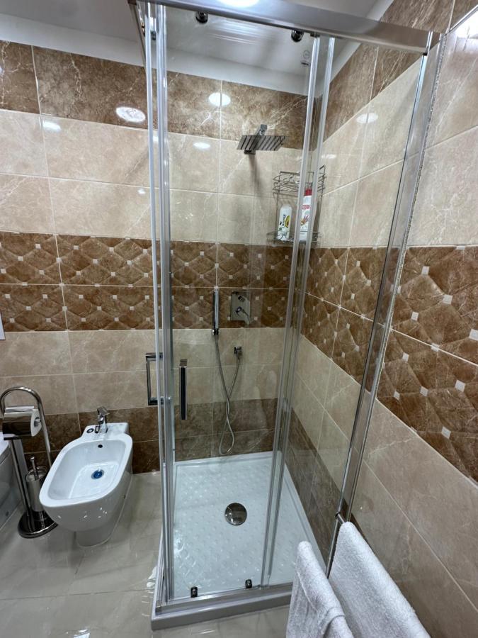 Chloehouse Apartment Наполи Екстериор снимка