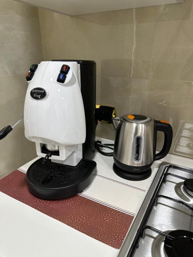Chloehouse Apartment Наполи Екстериор снимка