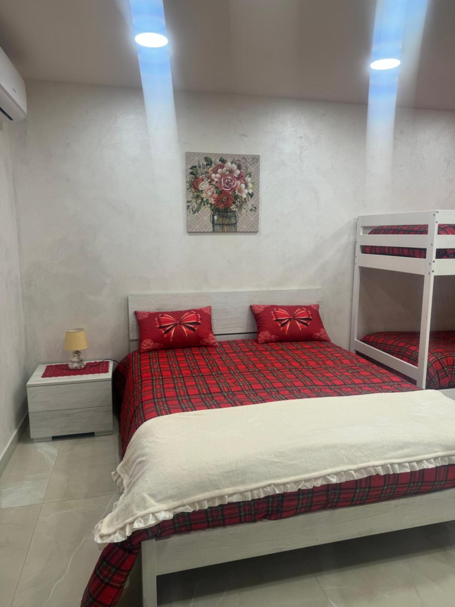 Chloehouse Apartment Наполи Екстериор снимка