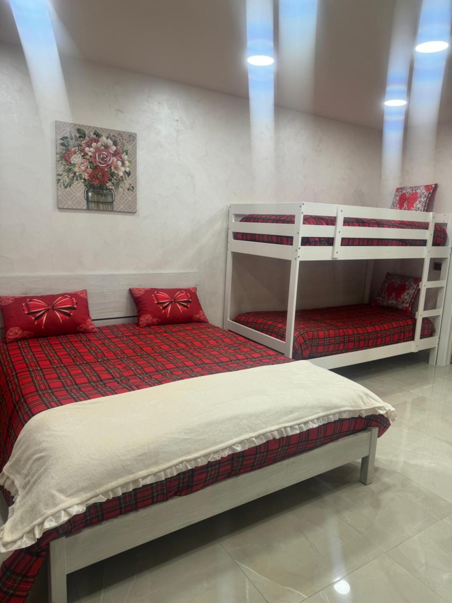 Chloehouse Apartment Наполи Екстериор снимка